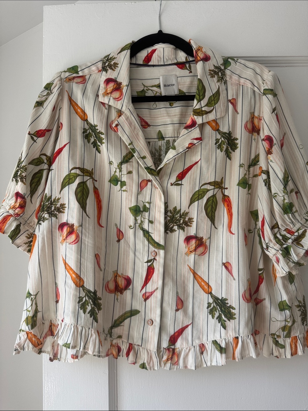 Maeve Cream Vegetable-Print Button Down Shirt with Ruffle Hem size L